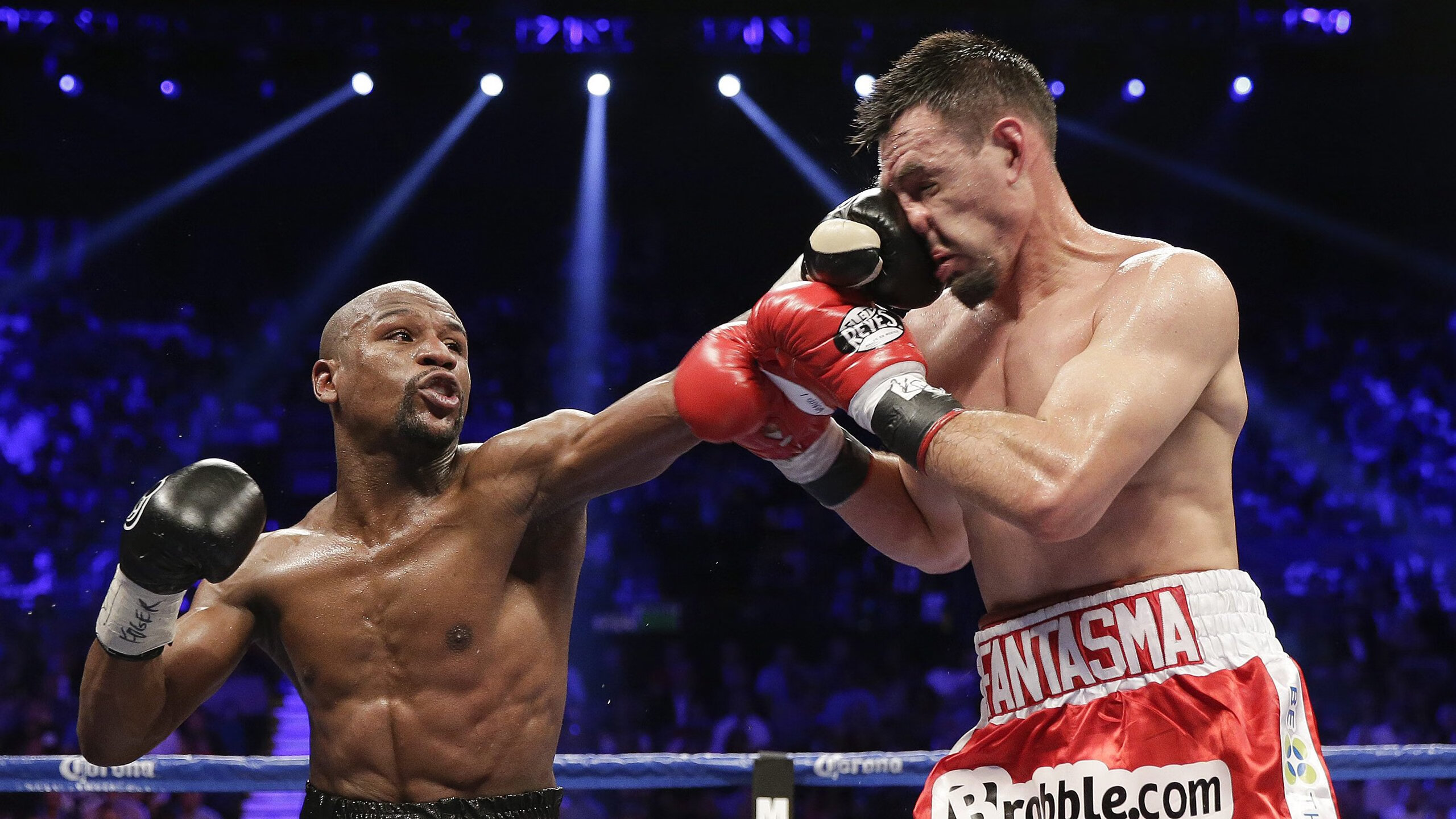 一锤定音!阿德托昆博面对防守中投命中,绝杀步行者,阿德托昆博受伤了吗